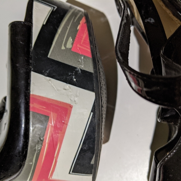 Stilletos - Picture 4 of 6